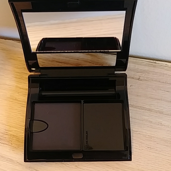 Mary Kay compact (empty) - Picture 2 of 5